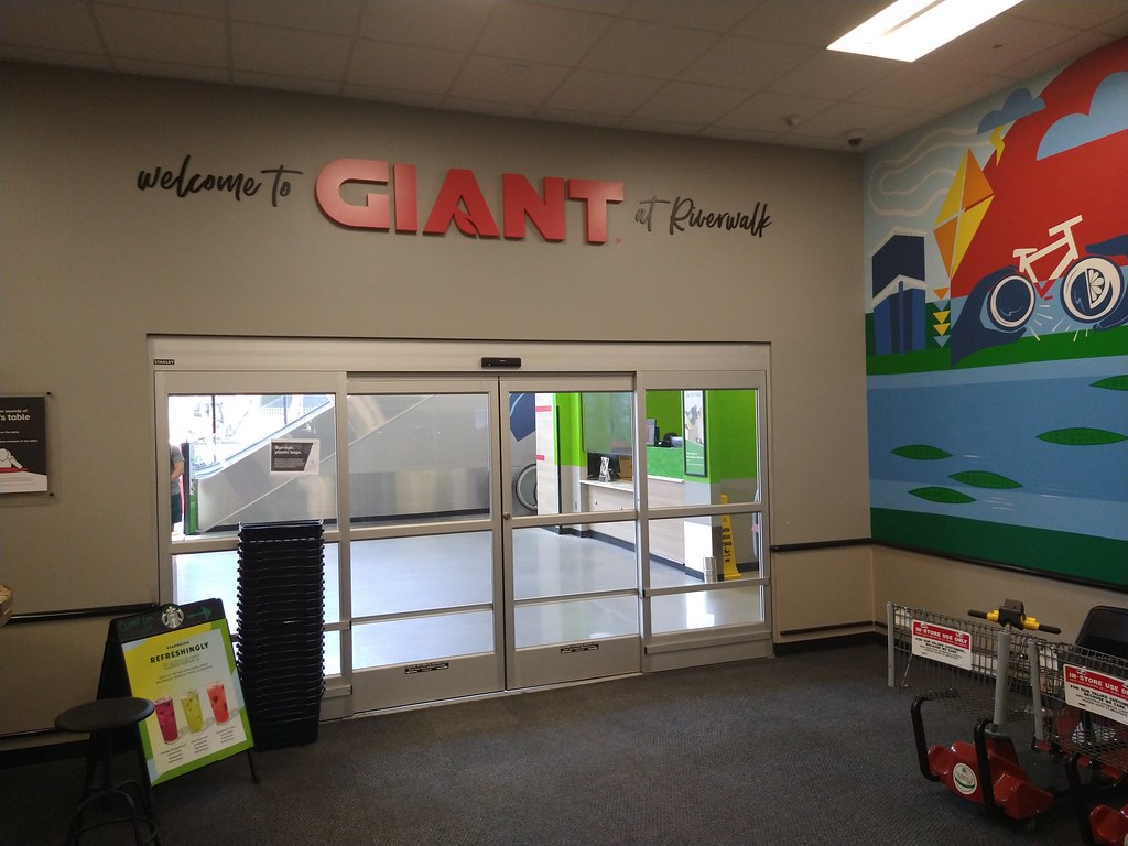 GiantCarlisle Giant Food Store on North 23rd Street in Ph… Flickr