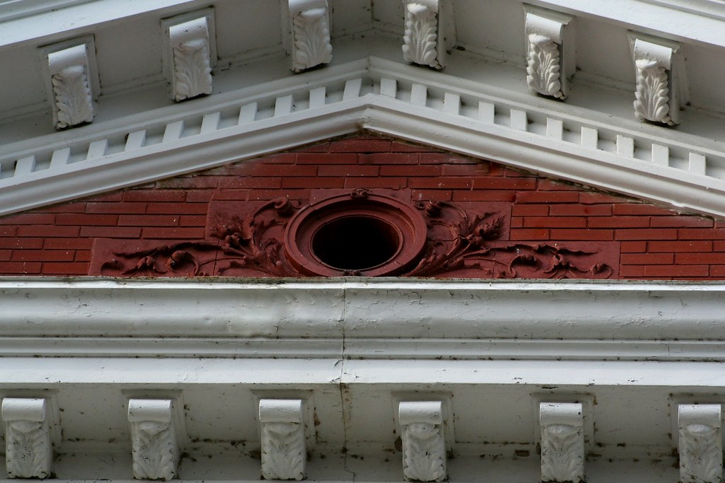 5IMG_2125 Front portico of Gasconade County Court House, … Flickr