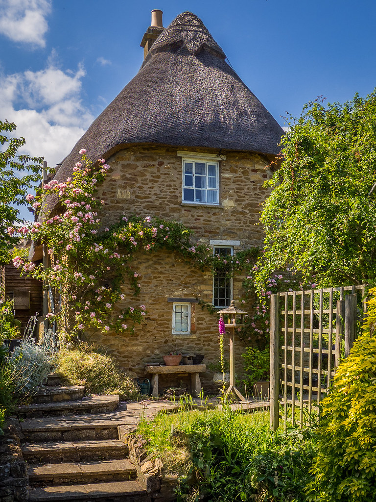 Cottage on Hoo Lane, Chipping Campden, Cotswolds Bob Radlinski Flickr