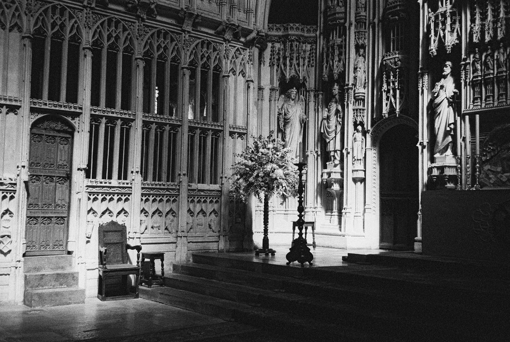 Doors to Altar, St Albans Abbey Kodak TMAX P3200 on Olympu… Flickr