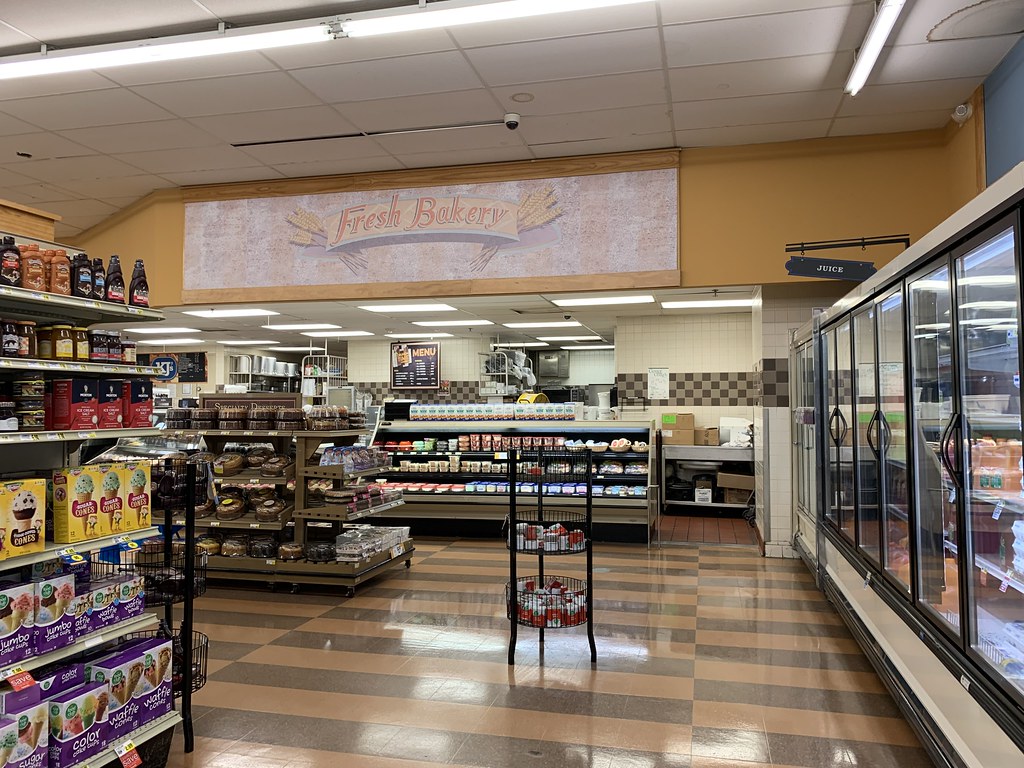 KJ's Market IGA interior KJ's Market IGA (31,688 square fe… Flickr