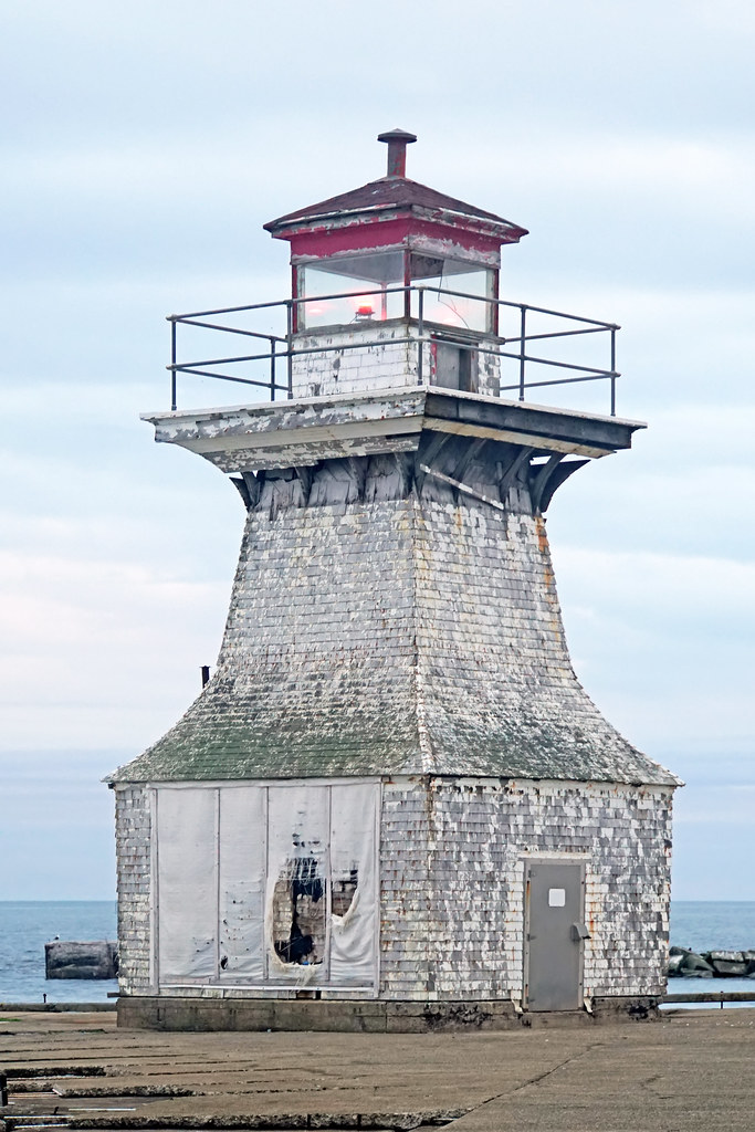 NB00678 Cape Tormentine Front Range Lighthouse PLEASE, … Flickr