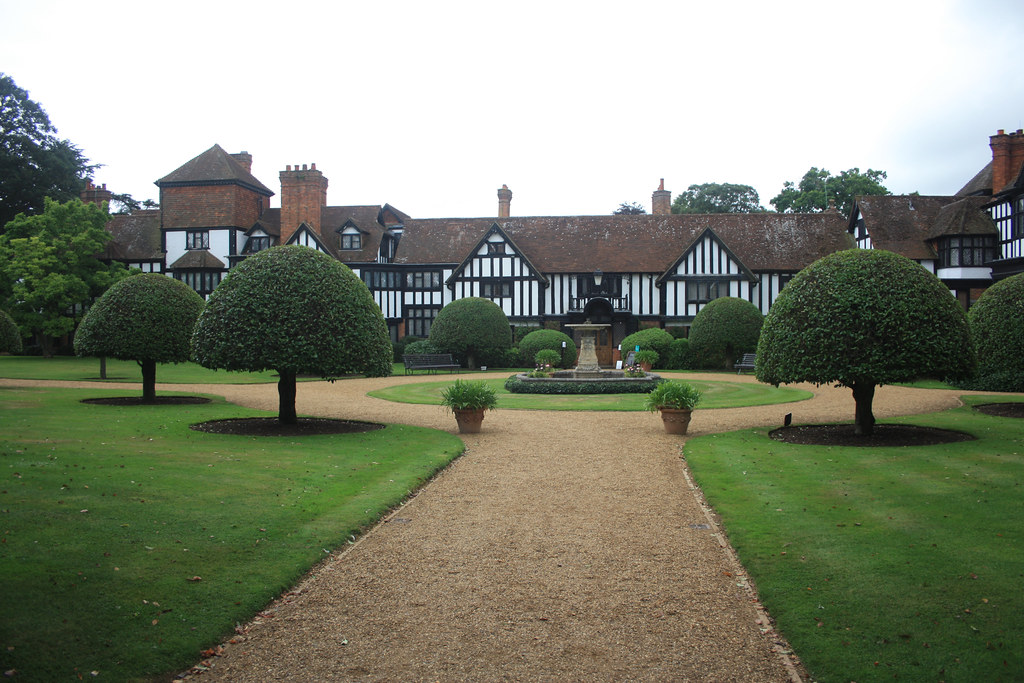 Ascott House Ascott House near Wing, Buckinghamshire, on 3… Flickr