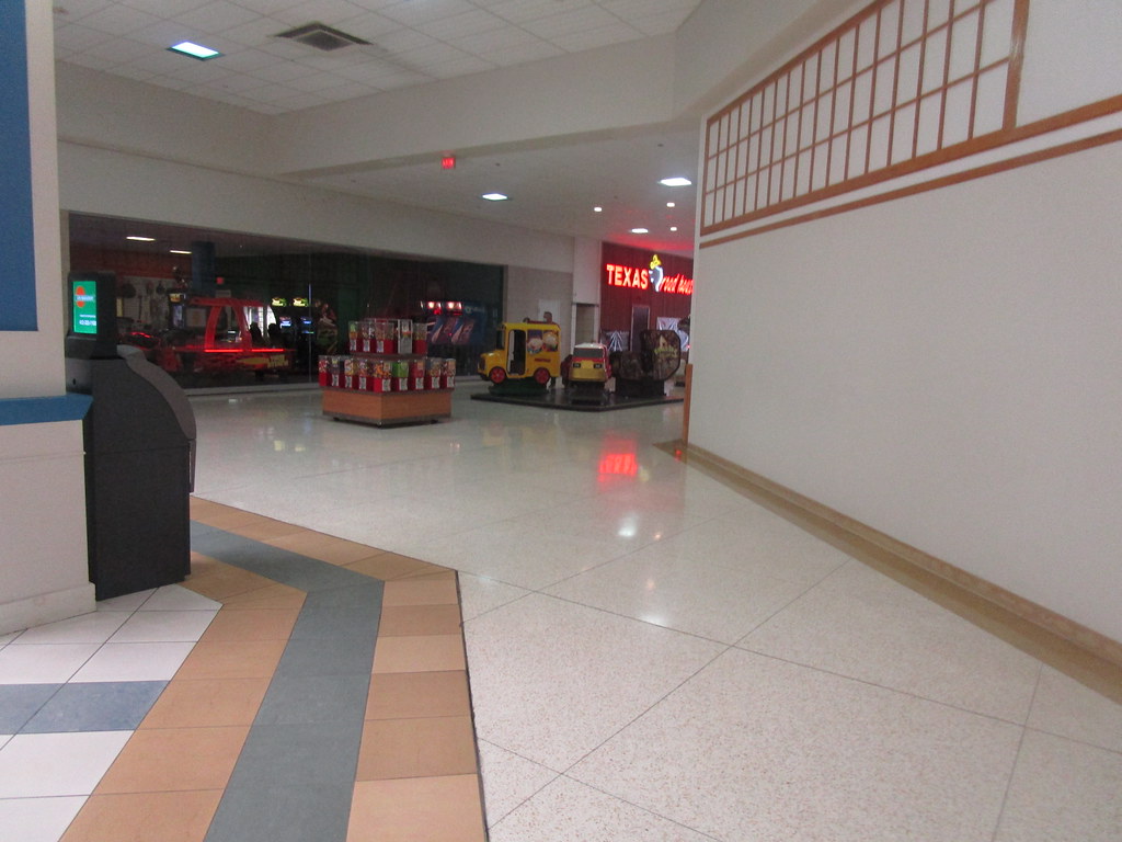Clearview Mall Butler, PA. May 2021. … Flickr