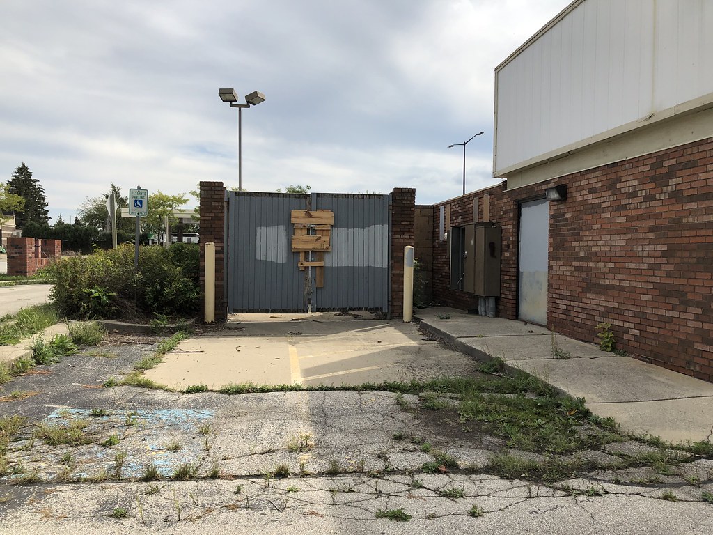 Abandoned Burger King in West Allis Wisconsin 20210914 Flickr