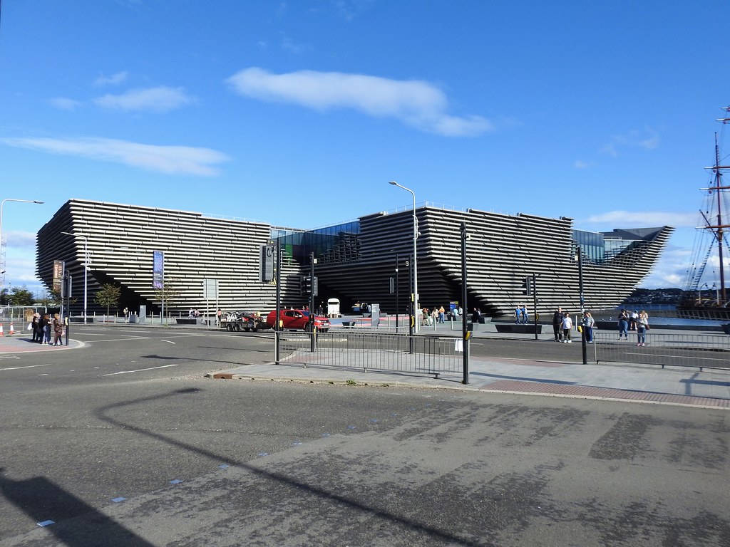 V&A Dundee Riverside Esplanade, Dundee. Designed by Kengo … Flickr