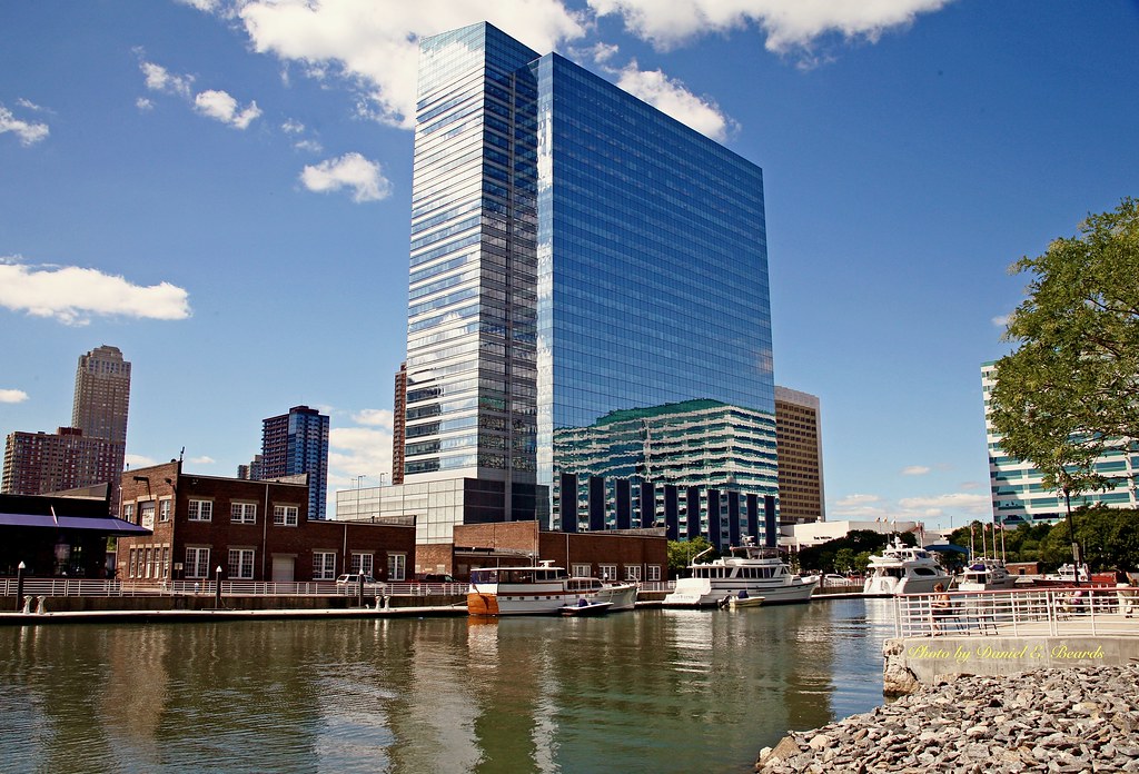 480 Washington Boulevard in Jersey City Each evening in tr… Flickr