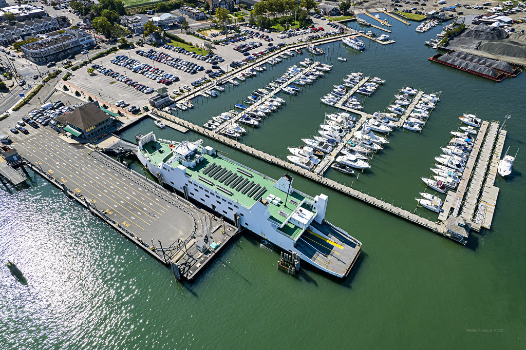 PT Barnum Ferry Port Jefferson Dock Was at the 2021 Drag… Flickr