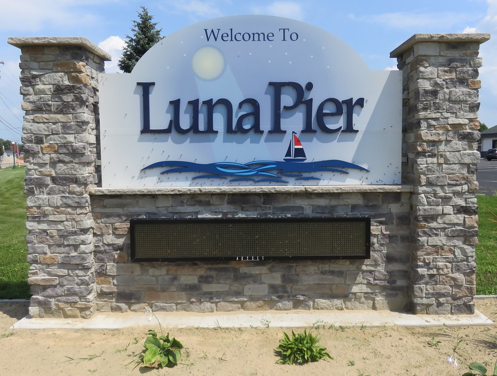 to Luna Pier Sign (Luna Pier, Michigan) Luna Pier,… Flickr