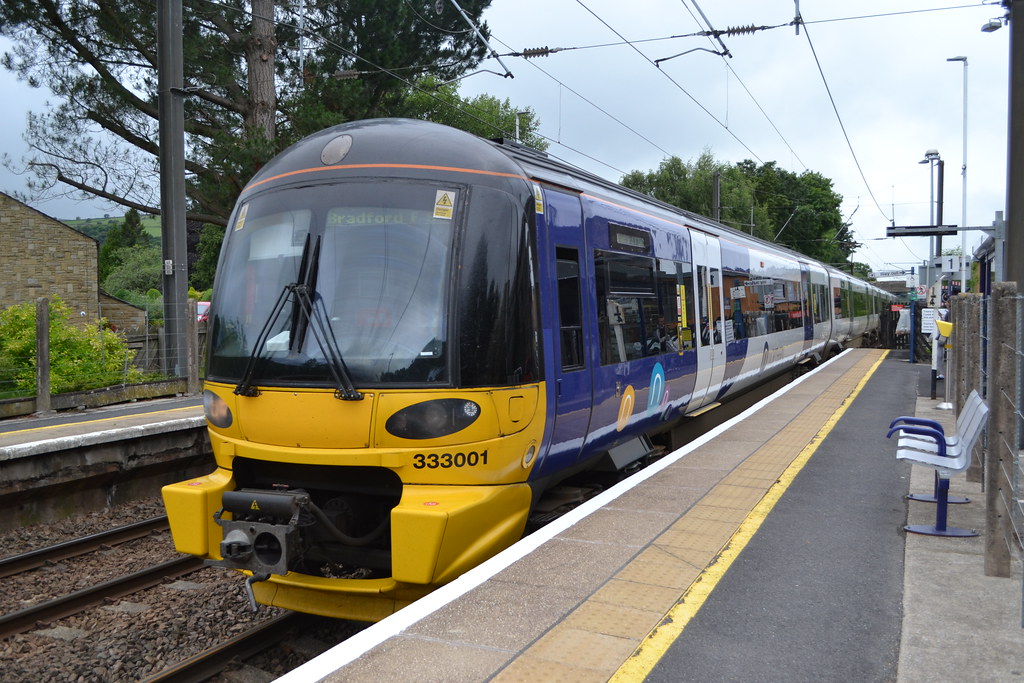 Northern 333001 Seen at BurleyinWharfedale Station 29th … Flickr