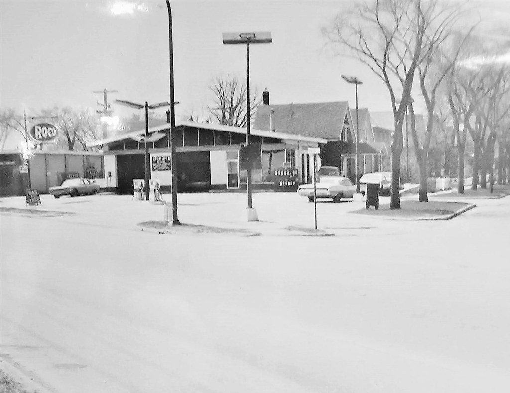 1960's Zirdum's ROCO gas station at Pembina and Mulvey. Flickr