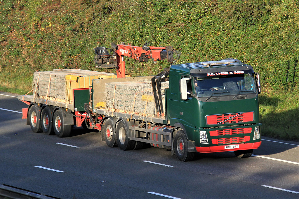 RR09DAY P.C Lyons Volvo FH 440 M4 Downend , Bristol 9102… Flickr