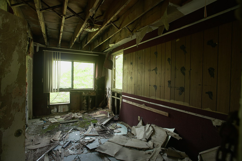 DSC01387 Pines Hotel, South Fallsburg NY. Main building ho… Flickr