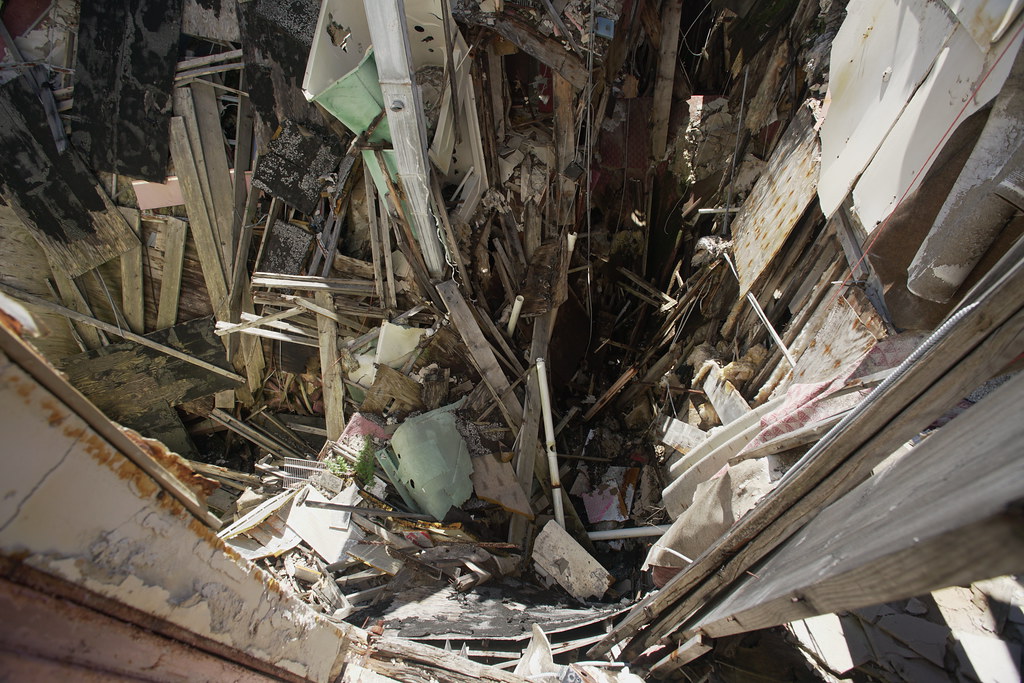 DSC01419 Pines Hotel, South Fallsburg NY. Collapsing build… Flickr