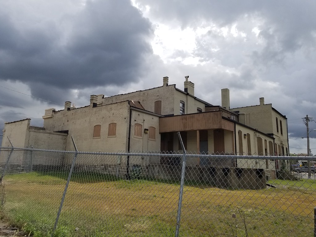 Kassebaum Building on Lemay Ferry Rd._20210830_133859 Flickr