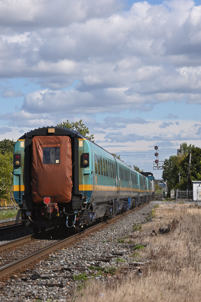 VIA 24 StHyacinthe Le VIA 24 (Ottawa 1015 Québec 16… Flickr