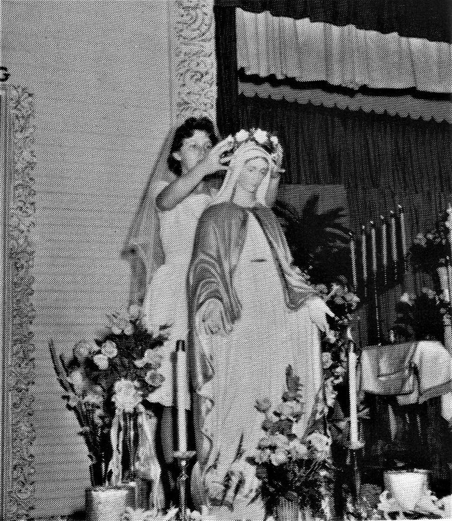 May Crowning of Mother Mary Statue in May 1964 Mother Cabr… Flickr