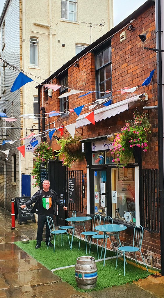 Angie's Bar, Gloucester. Stanners 1092 Flickr