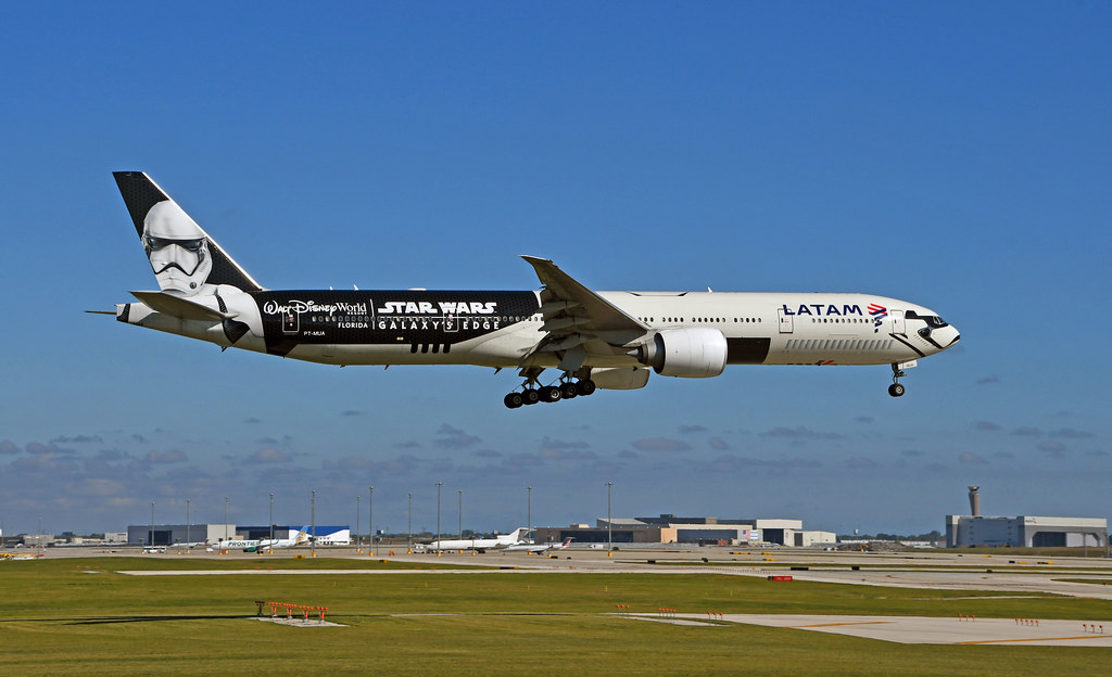 LATAM Star Wars LATAM's Star Wars 777300 arriving at O'Ha… Lou
