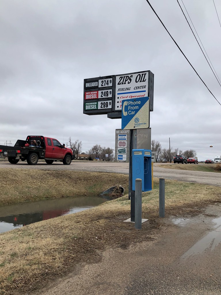 Great Bend, KS Southwestern Bell Payphone & Zips Oil Flickr