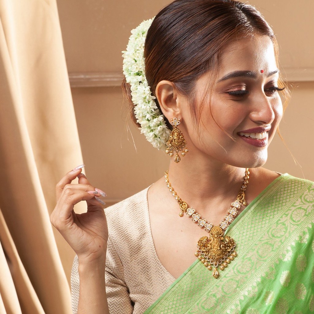 Shop Women Jewelry From The Best Online Jewellery Store Flickr