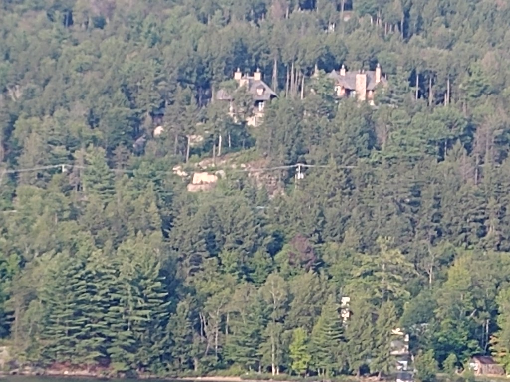 2021 Croisière Lac Tremblant et vue les 2 maisons de Mar… Flickr