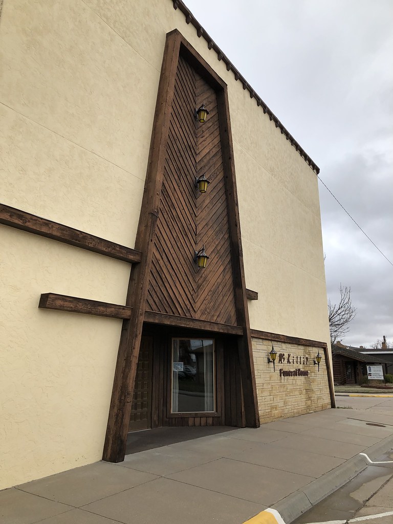 Kinsley, KS McKillip Funeral Home Entrance Austin Dodge Flickr