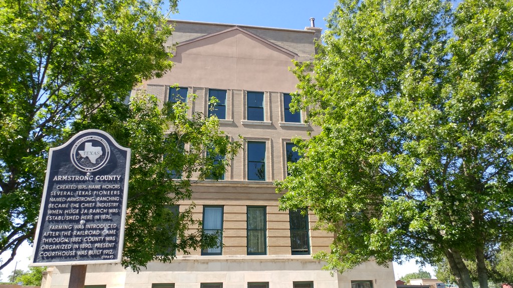 Armstrong County Courthouse, Claude, TX Claude, TX (Armstr… Flickr