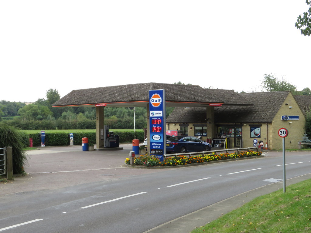Gulf Station Road, ShiptonUnderWychwood, Oxfordshire 3… Flickr