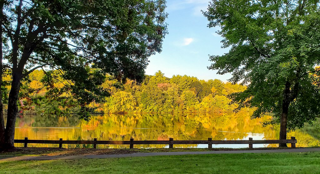 Ely Pond Avon, Connecticut keith thom Flickr