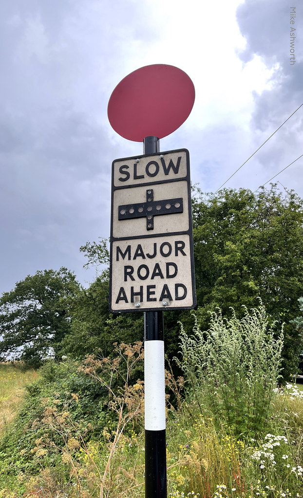 Slow Major Road Ahead "preWorboys" UK road traffic si… Flickr