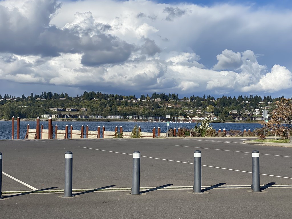 Columbia River along Marine Drive, Portland, OR Carol Munro Flickr