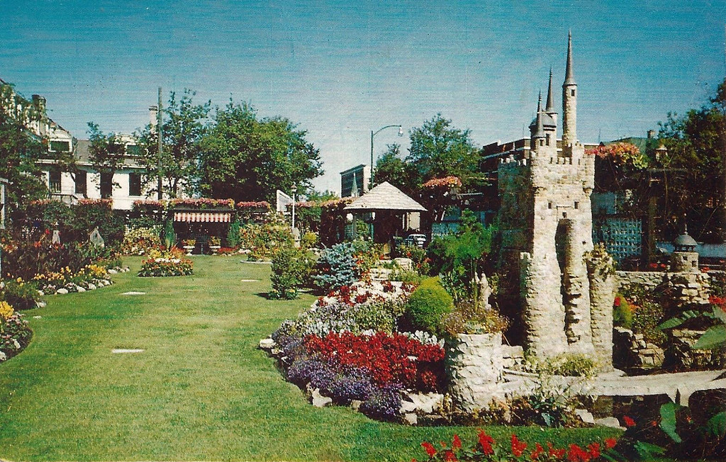 View of Van Kirk Gardens Broadway and Carlton Winnipeg 01A… Flickr