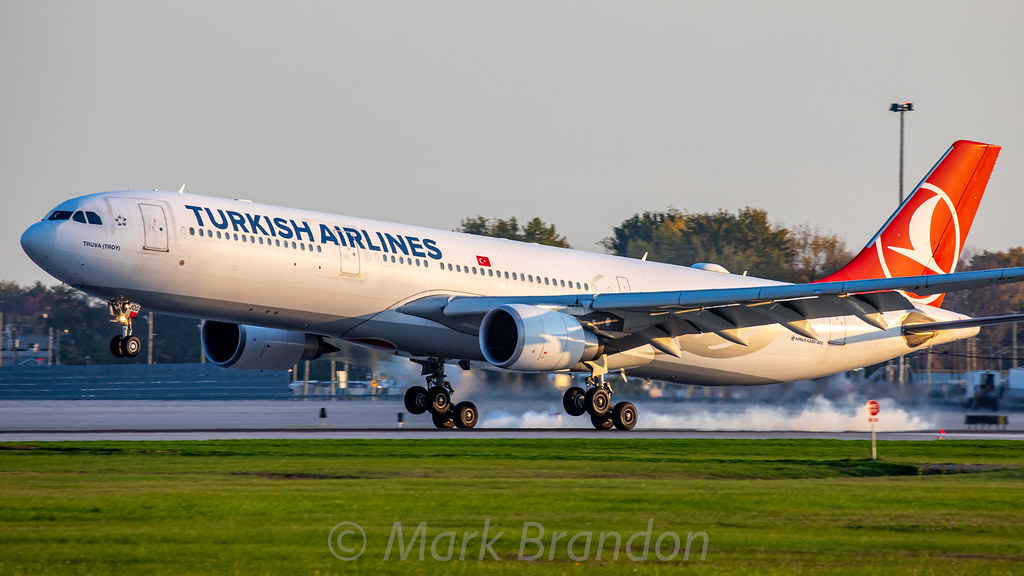 Turkish A333 YUL TCJOG Airbus A330300 (A333) Turkish A… Flickr