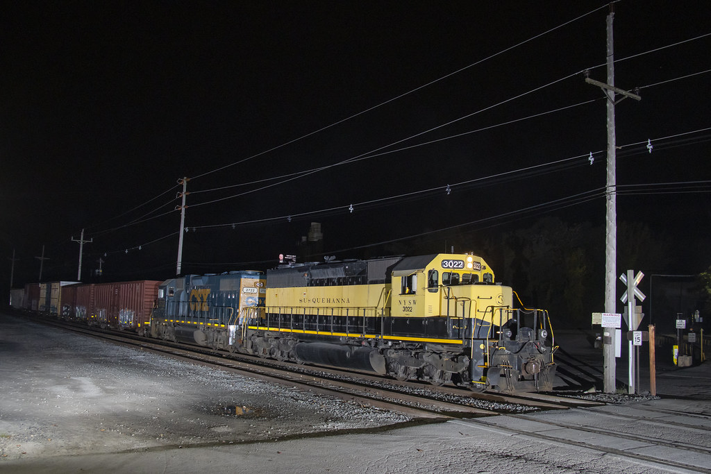 Tilcon After Hours NYS&W WS2 with NYSW 3022 and CSX 2722 … Flickr
