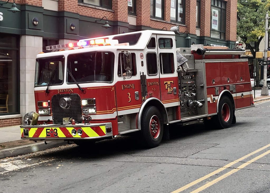Trenton Fire Department Engine 3 1997 KME 1250/500, Trento… Flickr