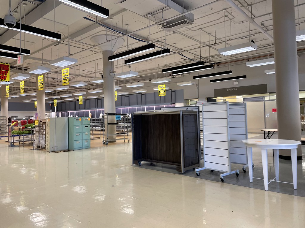 SearsWoodfield MallSchaumburg, Illinois The last Sears i… Flickr