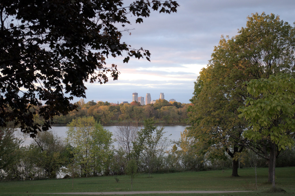 Downtown skyline from Lake Nokomis Minneapolis, Minnesota Flickr