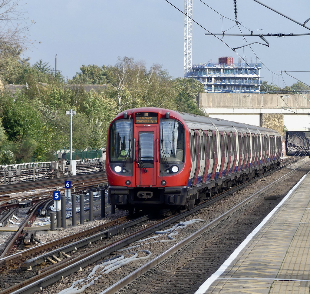 A London Underground, Hammersmith & City Line' Train, appr… Flickr