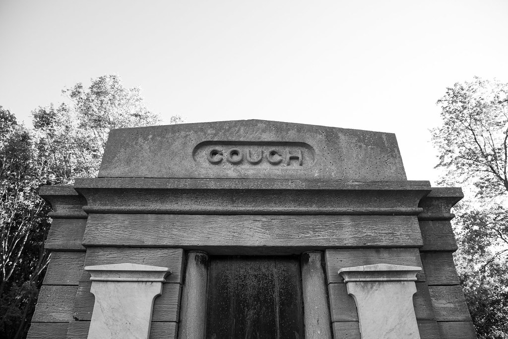 Tomb. The infamous Couch Tomb, located in Lincoln Park, Ch… Flickr
