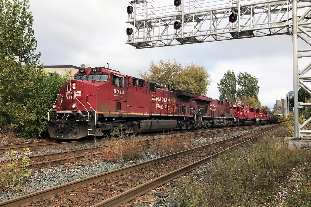 Osler Street Crossing, Toronto, ON Pronounced "Oweslar" by… Flickr