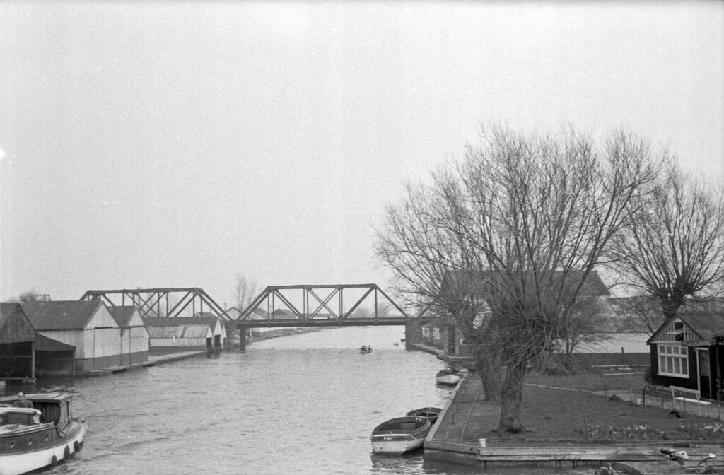 Potter Heigham bridge 1 Two of the three spans of Potter… Flickr