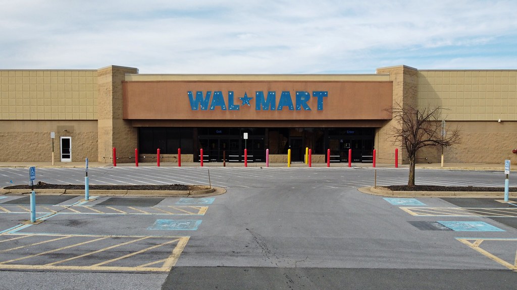 Former Walmart store in Leesburg, Virginia [32] Former Wal… Flickr
