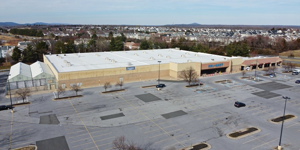 Former Walmart store in Leesburg, Virginia [29] Former Wal… Flickr