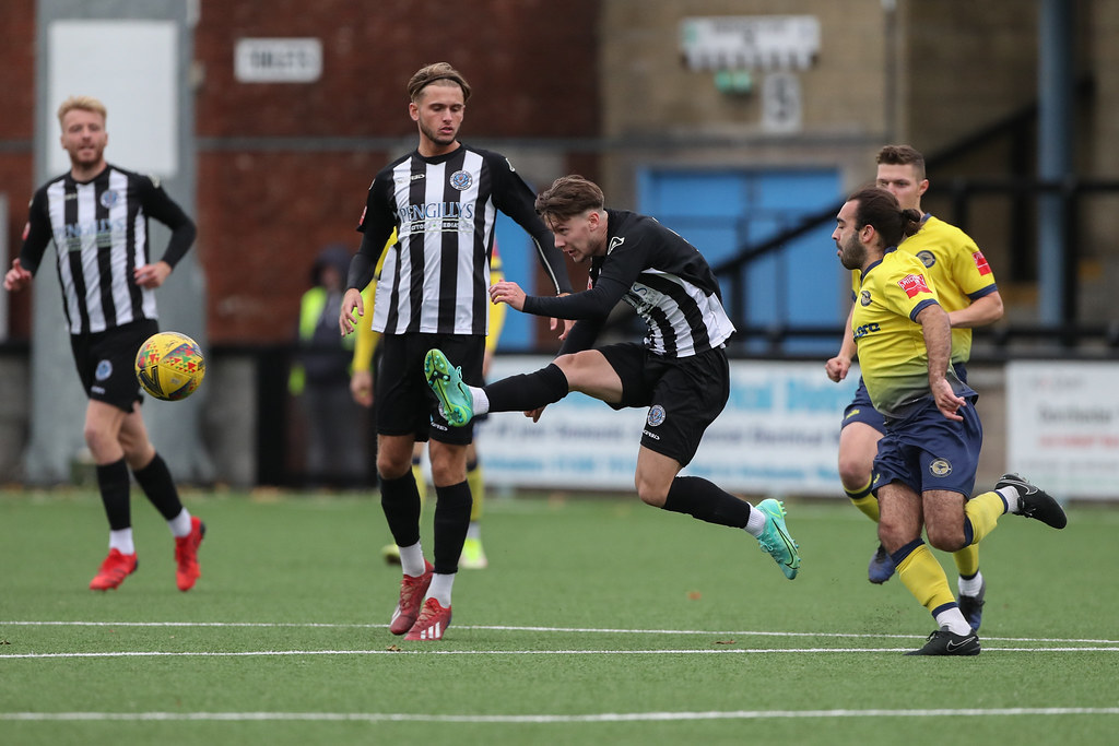 Dorchester Town FC and Farnborough FC Dorchester Town's Al… Flickr