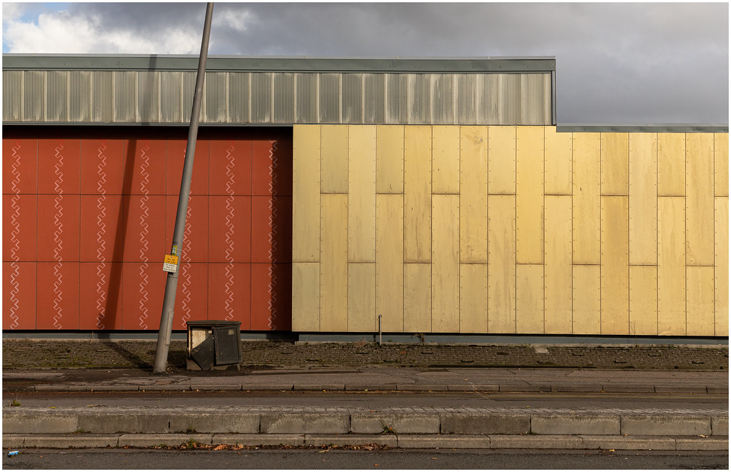 Lamp Post and Industrial Unit, Clydebank2 Gordon Farquhar Flickr
