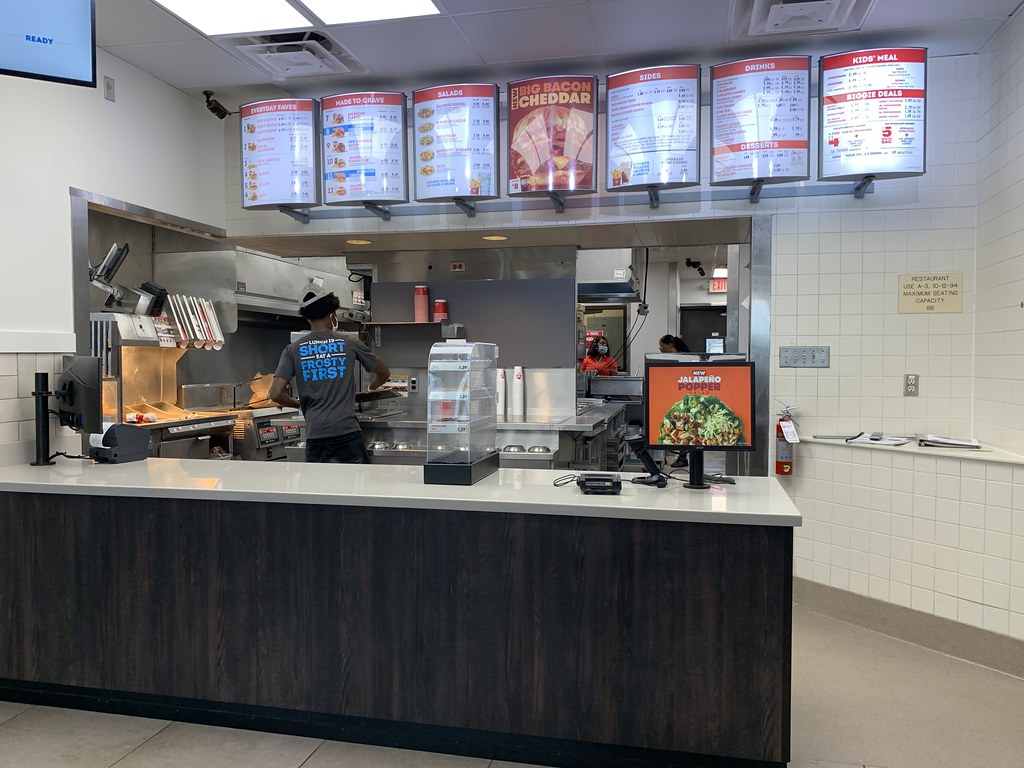 Wendy's interior Wendy's 2093 (2,980 square feet) 680 Sou… Flickr