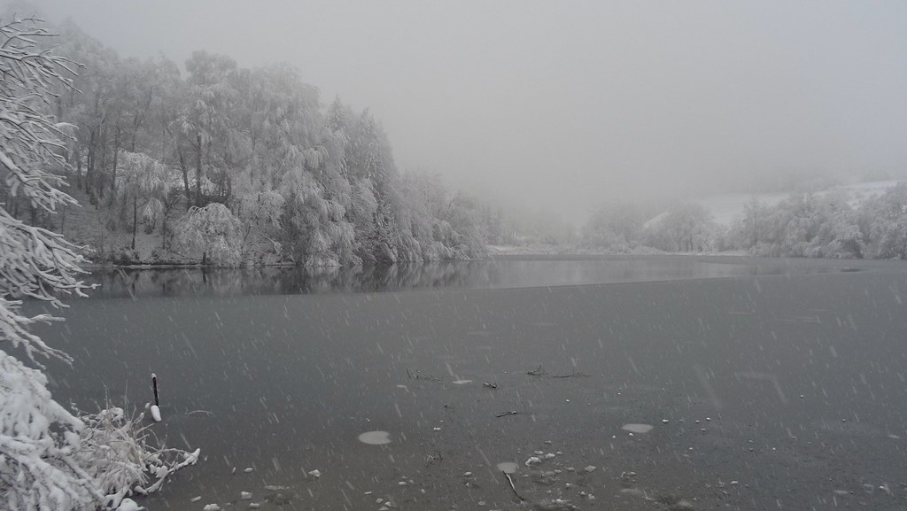 Lac de SaintSixte gelé Florian Brigard Flickr