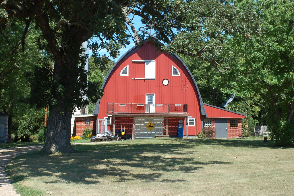 Minnesota, Brown County The dairy barn with an arched roof… Flickr