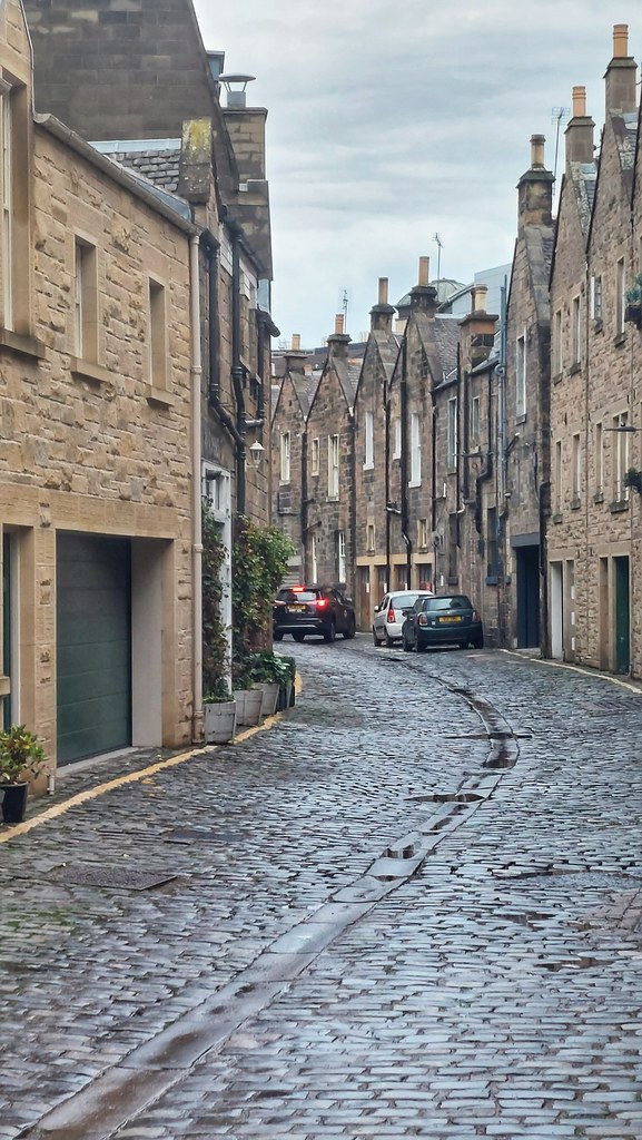 Atholl Crescent Lane, Edinburgh Ilona Flickr